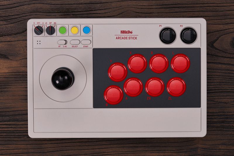 8BitDo đã tạo ra một thanh arcade không dây, thân thiện với mod cho Nintendo Switch và PC